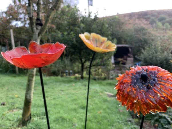 Yellow poppy garden flower stake, garden sculpture - Image 13