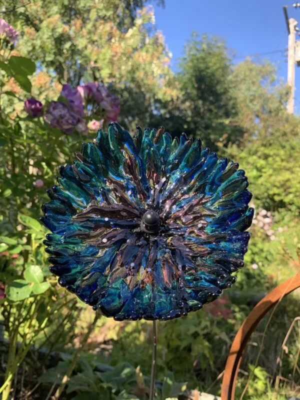 Blue cornflower garden flower stake, garden sculpture - Image 7