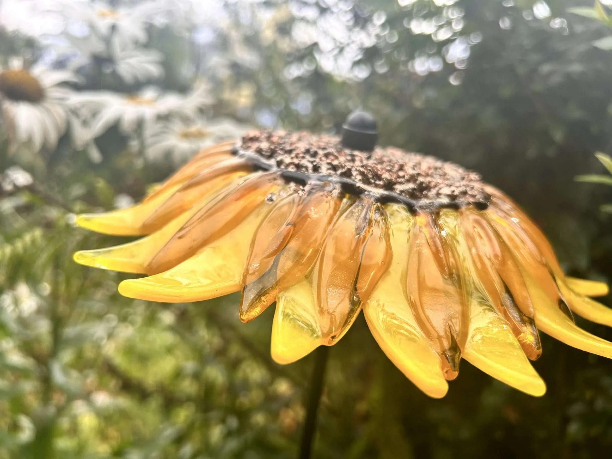 Bright yellow and gold fused glass Sunflower garden sculpture, border stake garden decoration - Image 4