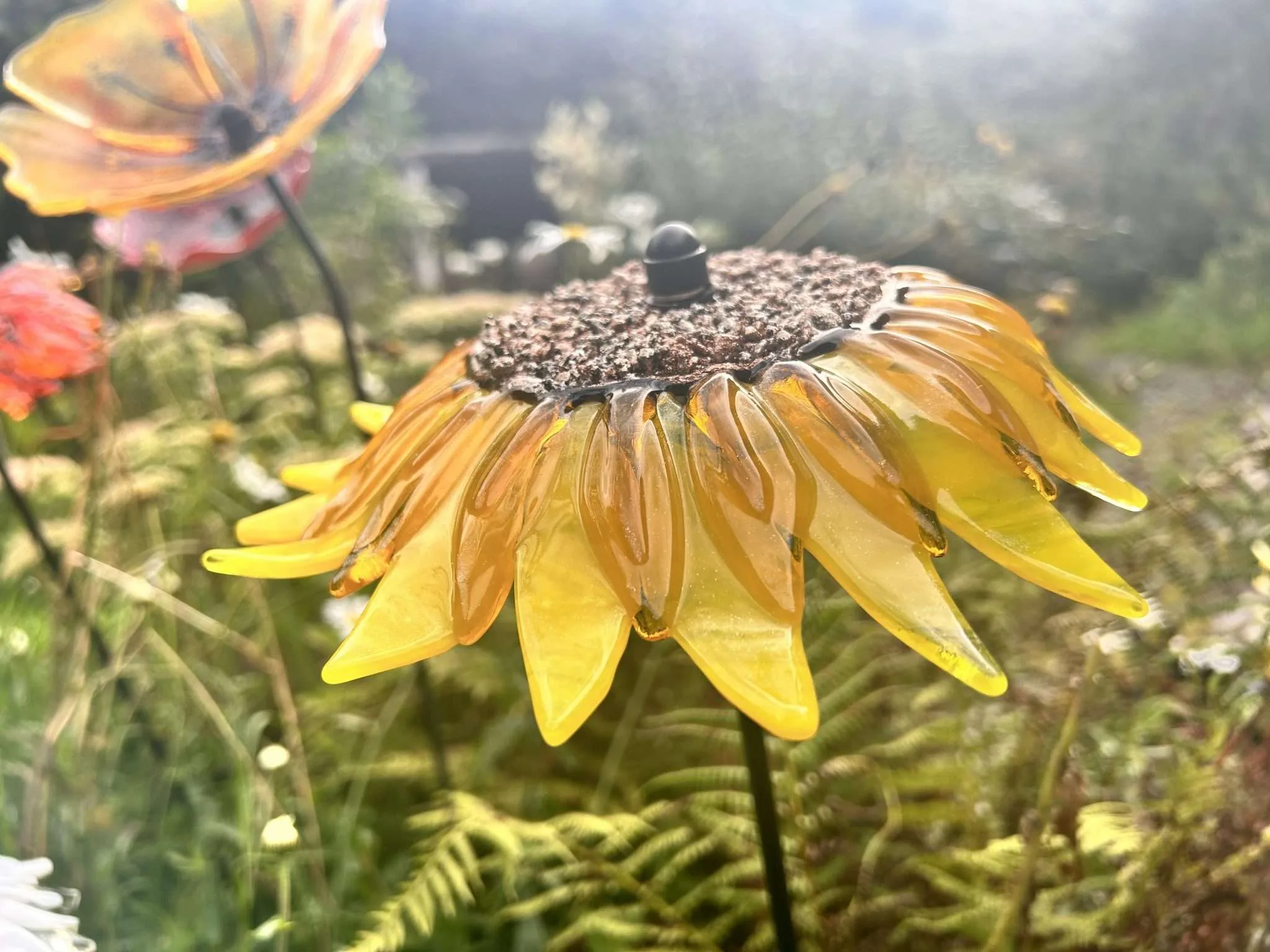Bright yellow and gold fused glass Sunflower garden sculpture, border stake garden decoration - Image 9