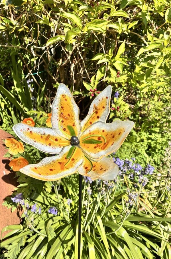 Tiger Lily Garden Stake, fused glass garden sculpture - Image 3