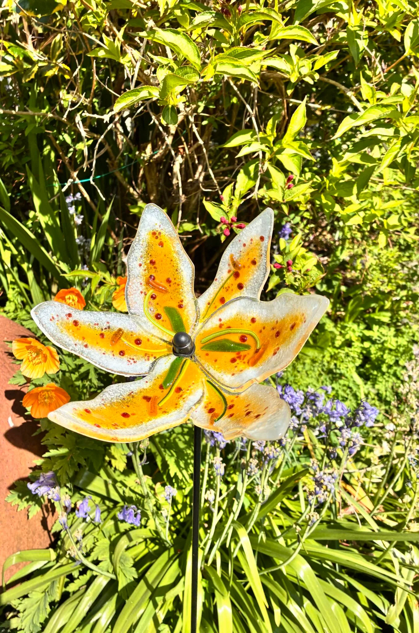 Tiger Lily Garden Stake, fused glass garden sculpture - Image 3
