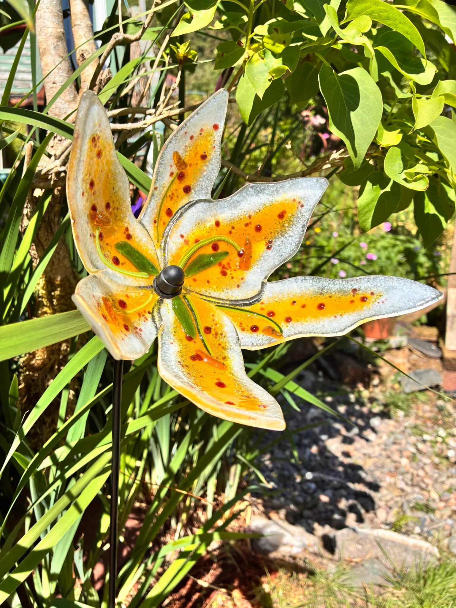 Tiger Lily Garden Stake, fused glass garden sculpture - Image 4