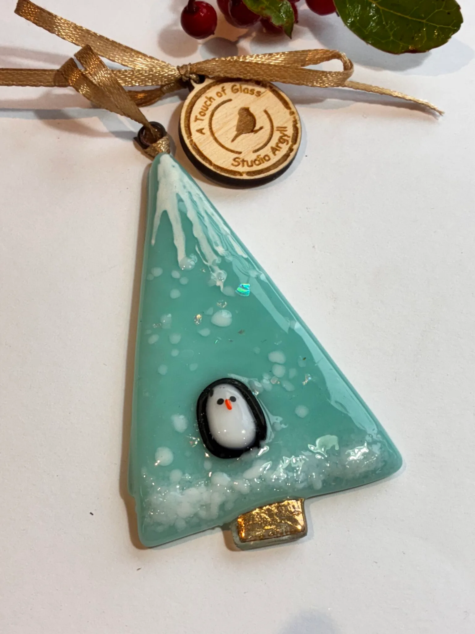 Fused glass christmas tree with little Penguin - Image 2