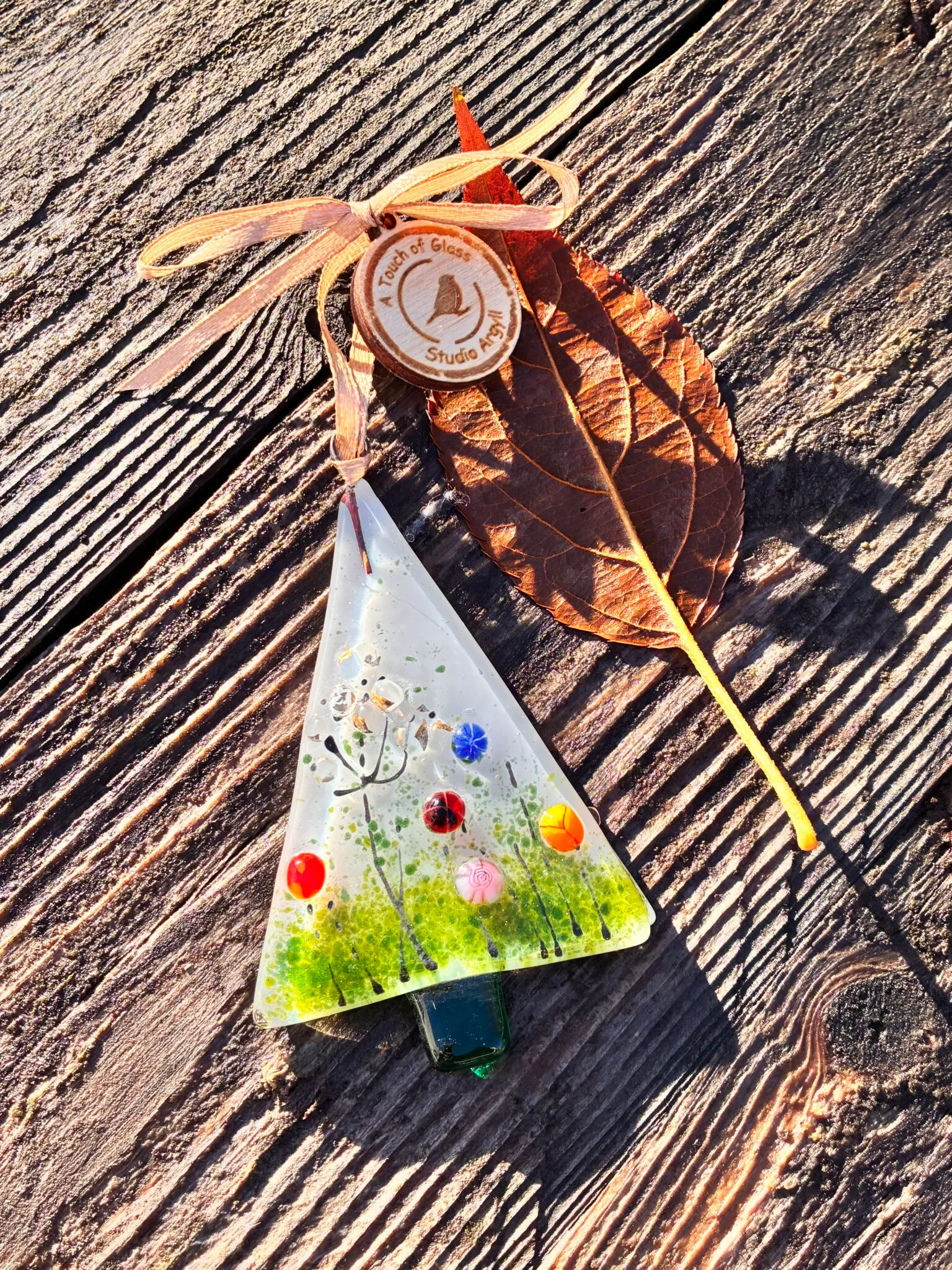 Fused glass Christmas tree with wild Folwers detail - Image 4