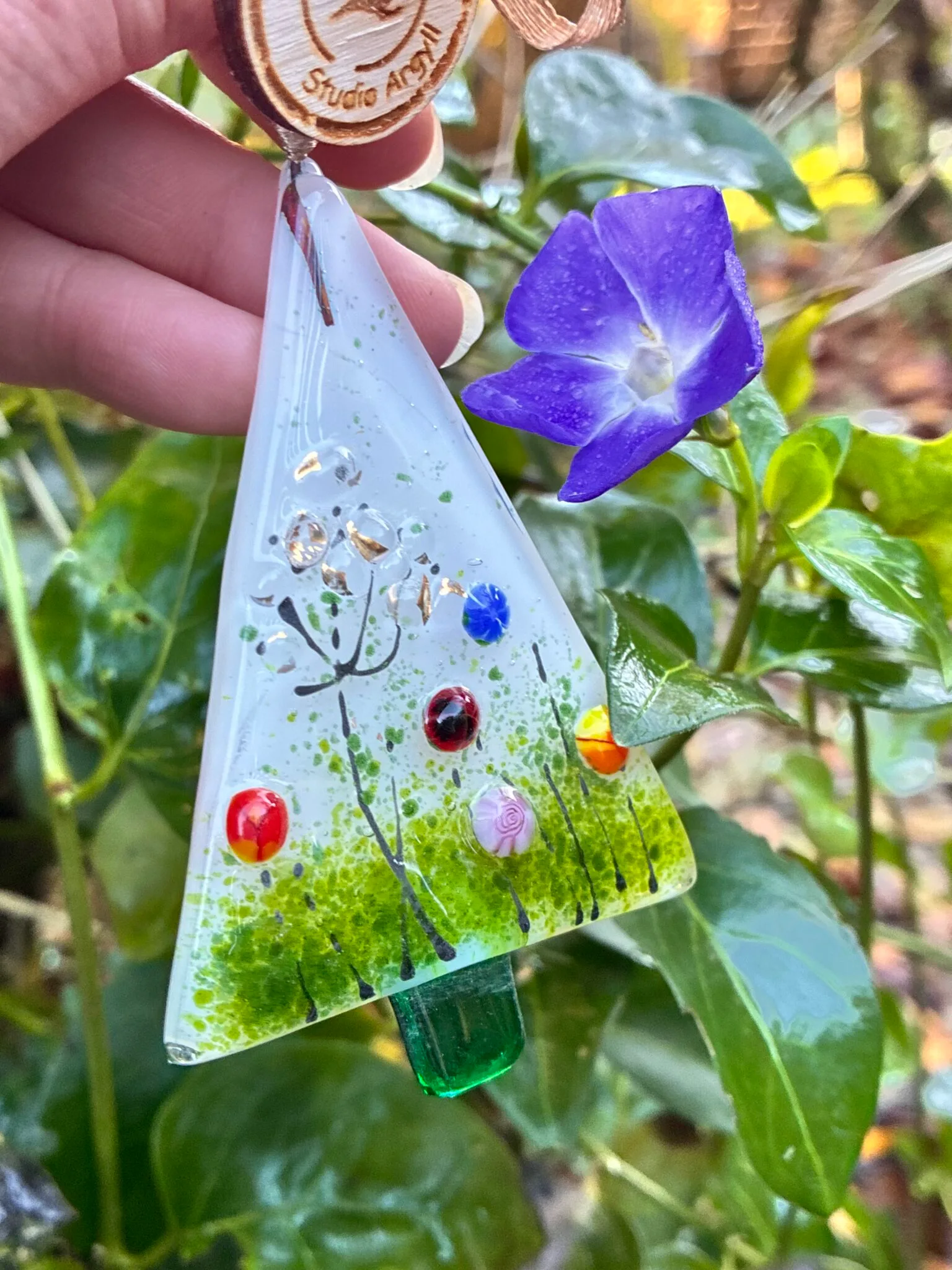 Fused glass Christmas tree with wild Folwers detail