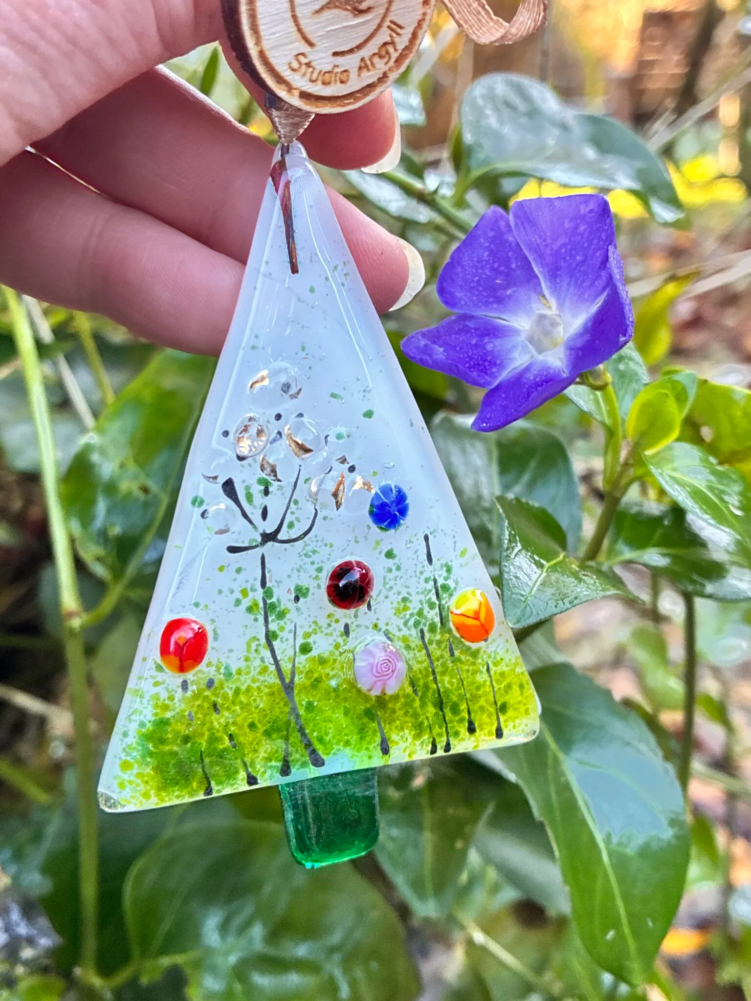 Fused glass Christmas tree with wild Folwers detail - Image 6