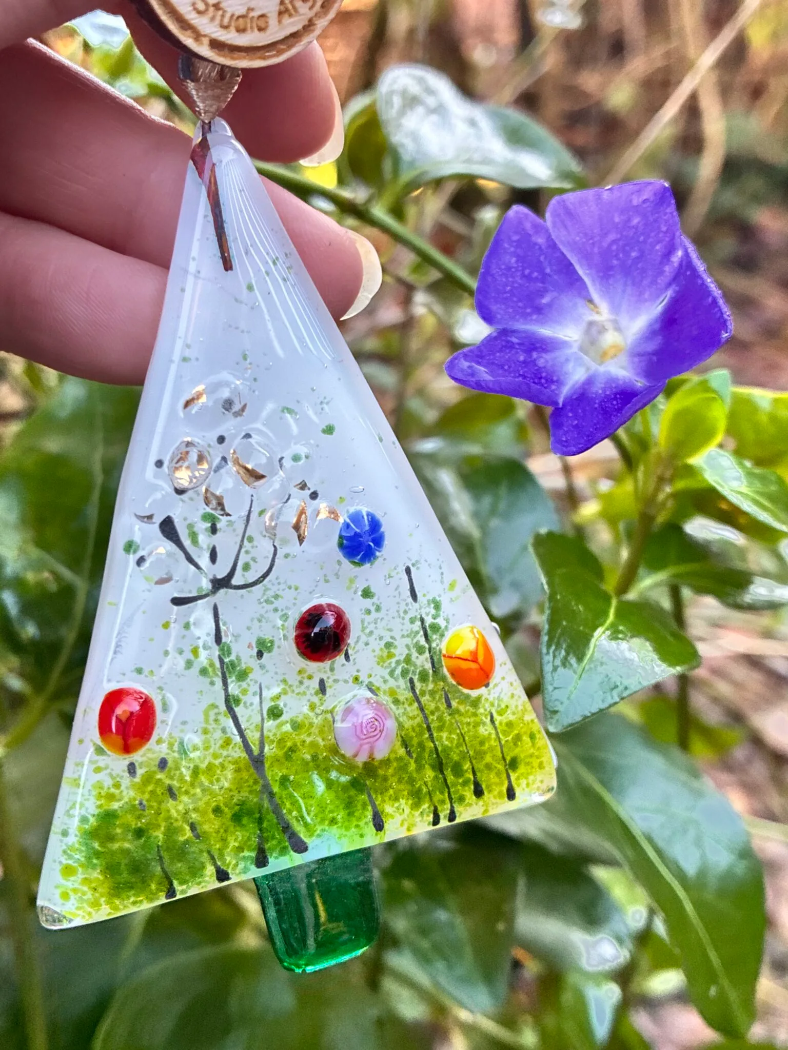 Fused glass Christmas tree with wild Folwers detail - Image 5